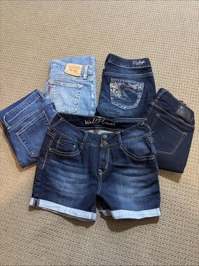 3 pairs jeans 1 capri 1 shorts Denim Jeans Sizes in pics Back To School